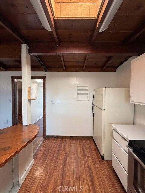 Building Photo - 6324 E Hwy 20