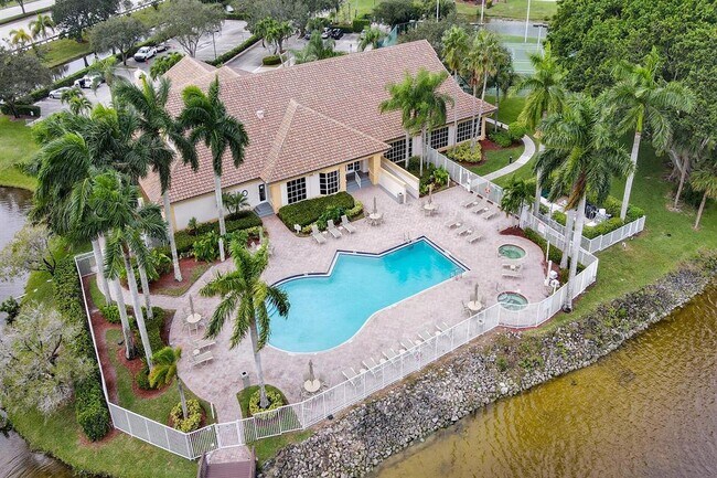 Building Photo - 1713 Carriage Brooke Dr