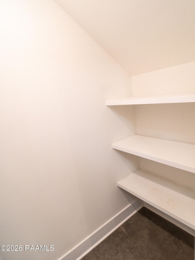 Building Photo - 110 Oak Plns Aly