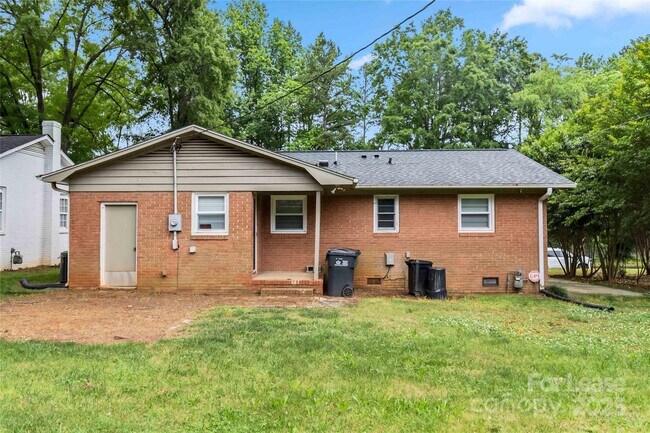 Building Photo - 1634 Van Buren Ave