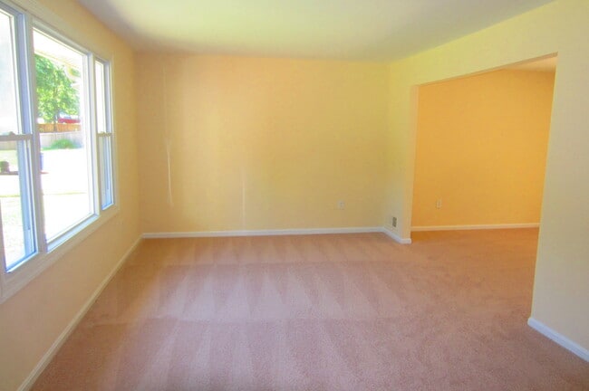 Building Photo - Coming Soon - Fabulous Detached Home in Robinson HS Pyramid!!
