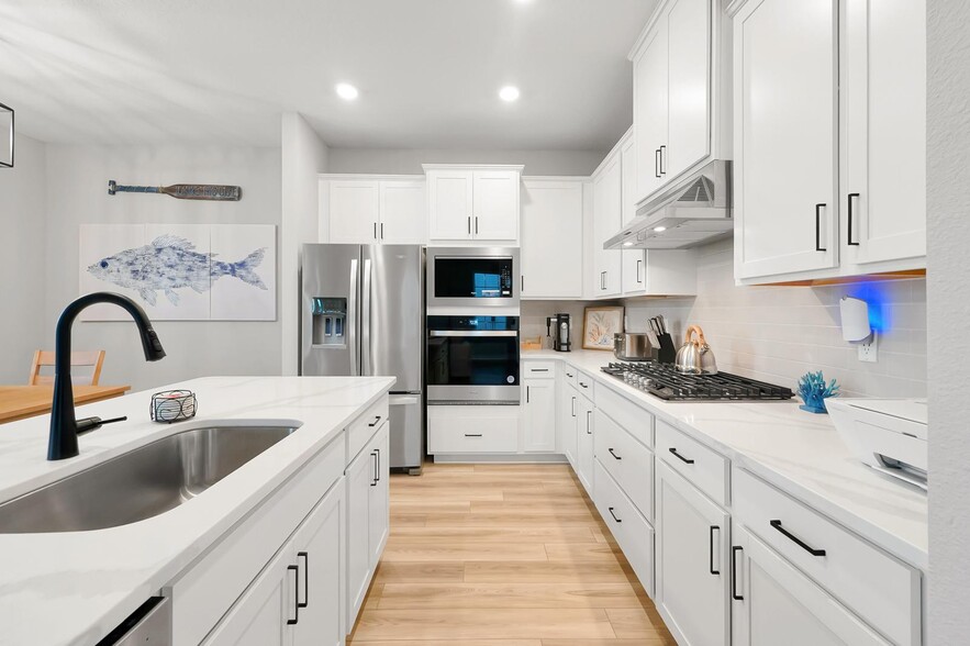 Building Photo - 7692 Somersworth Dr