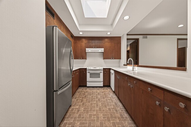 Building Photo - 10614 Fairlane Dr