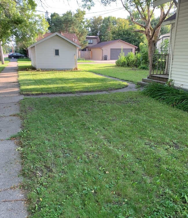 Building Photo - 701 9th St