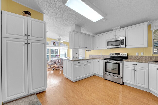 Building Photo - 22 Santa Maria Way