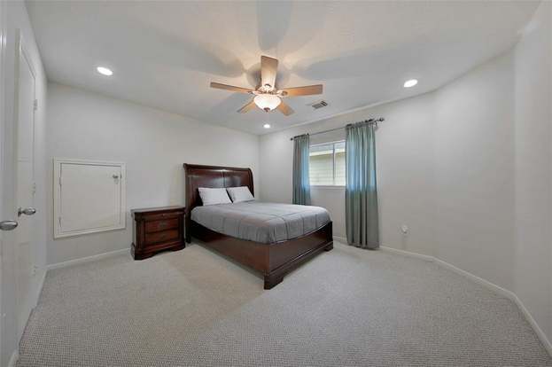 Building Photo - 9934 Goldenglade Dr