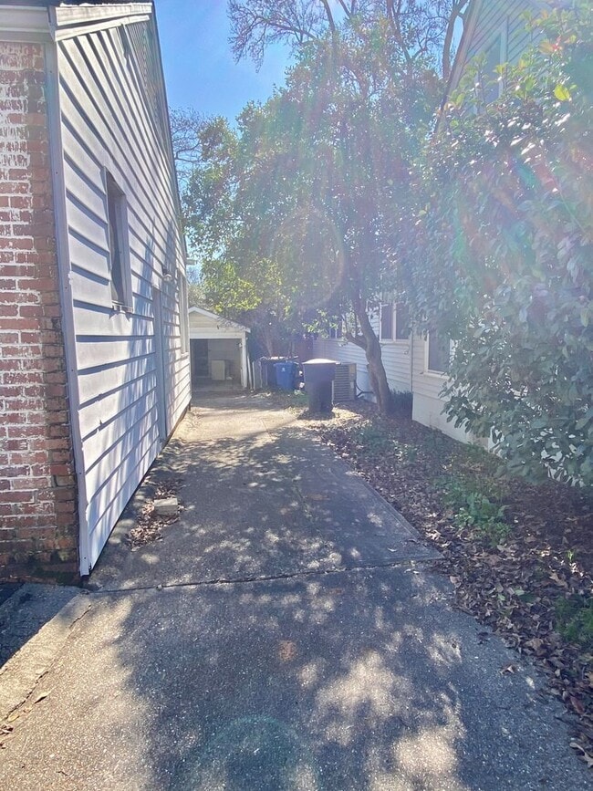 Building Photo - South Highlands Bungalow for Lease | 71104...