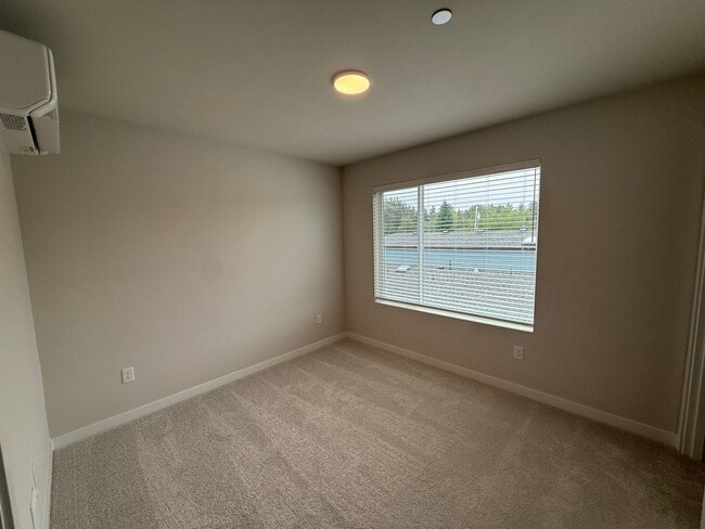 Building Photo - Brand New 2 bed/2.5 bath with 2-car garage...