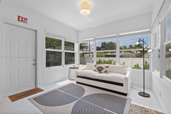 Building Photo - 1625 Hollywood Blvd