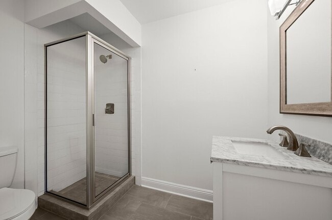 Building Photo - 5475 S Ridge Dr