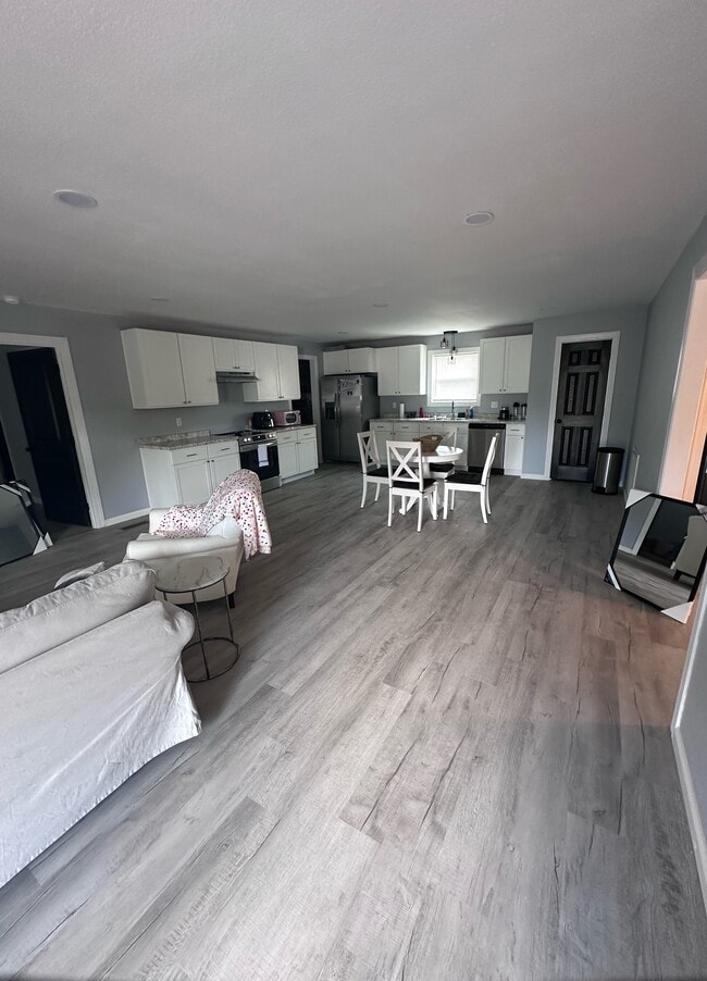 Building Photo - Brooks Street Quadplex - Fyffe