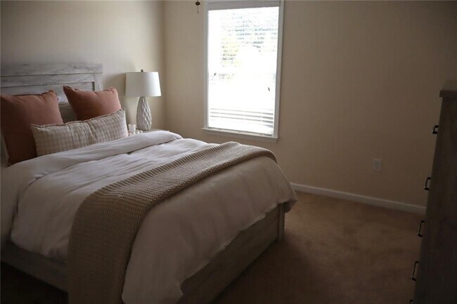 Building Photo - 701 Woodbridge Dr