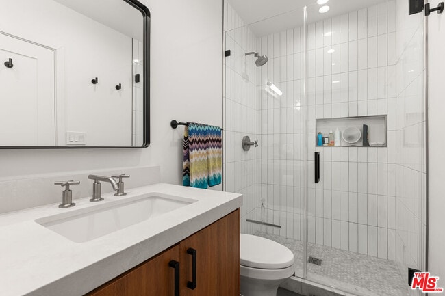 Building Photo - 3355 Alana Dr