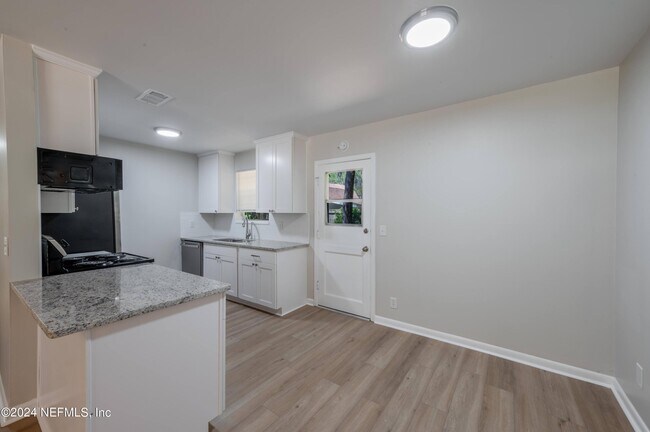 Building Photo - 1159 Green Cay Ave