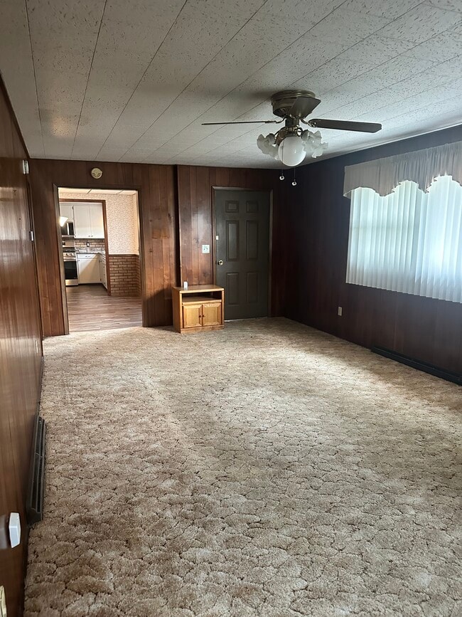 Building Photo - 2631 Tatham Rd