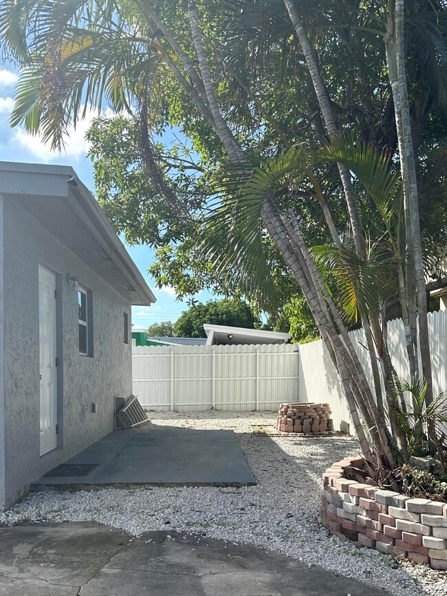 Building Photo - 4107 Virginia Terrace