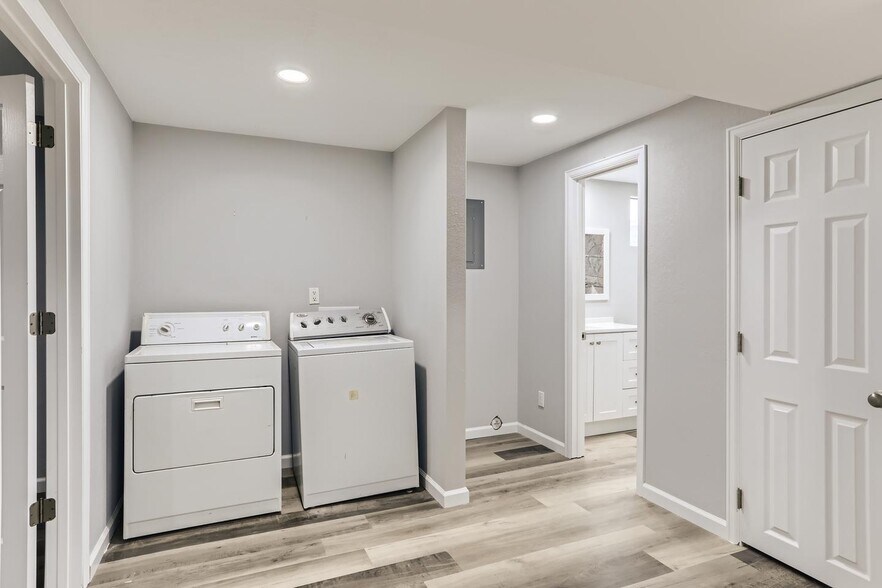 Building Photo - 7804 E Hampden Cir