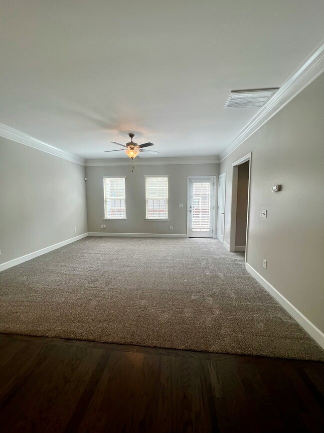 Building Photo - 5541 Prada Dr