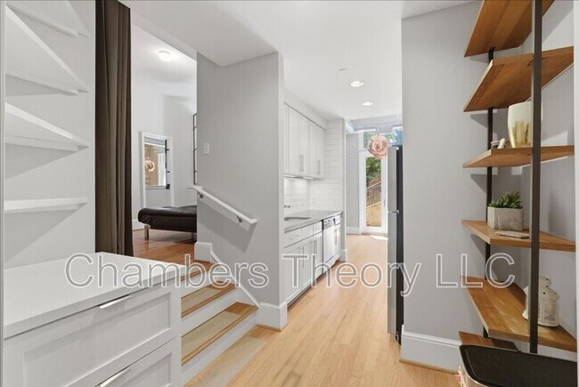 Building Photo - 2035 2nd St NW