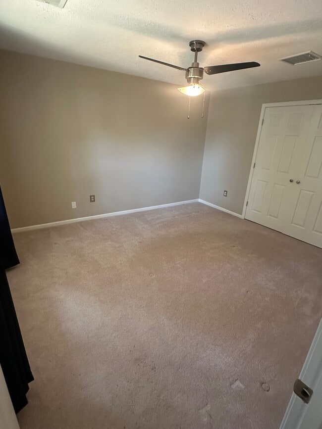 Building Photo - 4BD/3.5BA Germantown Charmer!