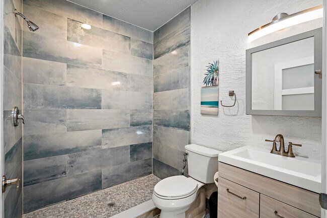 Building Photo - 2560 4th Ave S