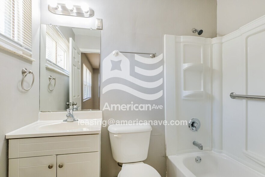 Building Photo - 2275 Cottontail Dr