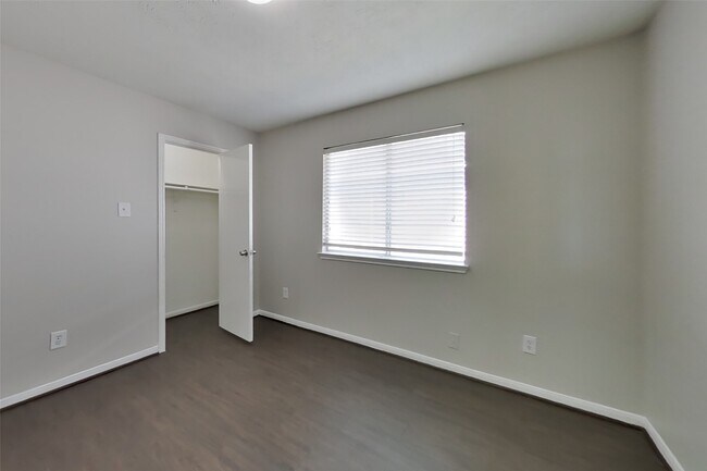 Building Photo - 12230 Scarlet River Dr