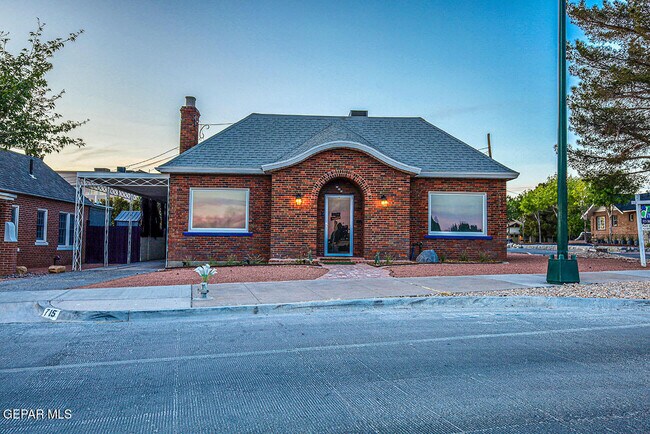 Building Photo - 715 E Robinson Ave