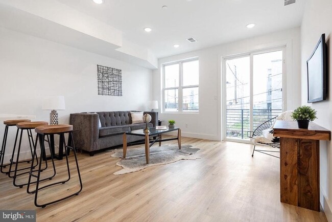 Building Photo - 3108 Clifford St