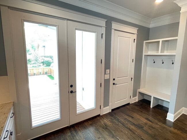 Building Photo - Green Hills/Lipscomb area home built in 20...