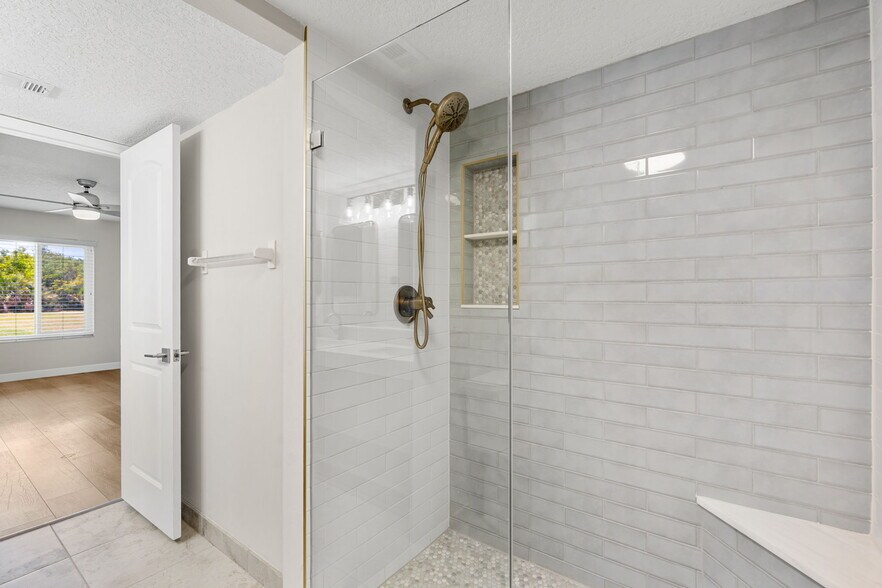 Primary Bathroom - 1700 Commodore Blvd