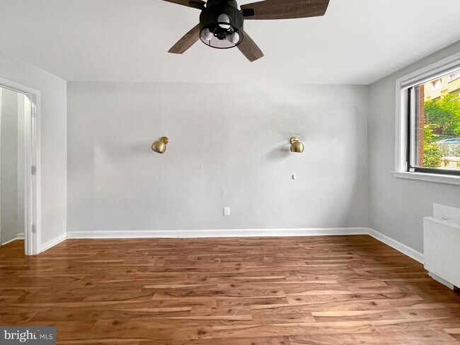 Building Photo - 2725 39th St NW