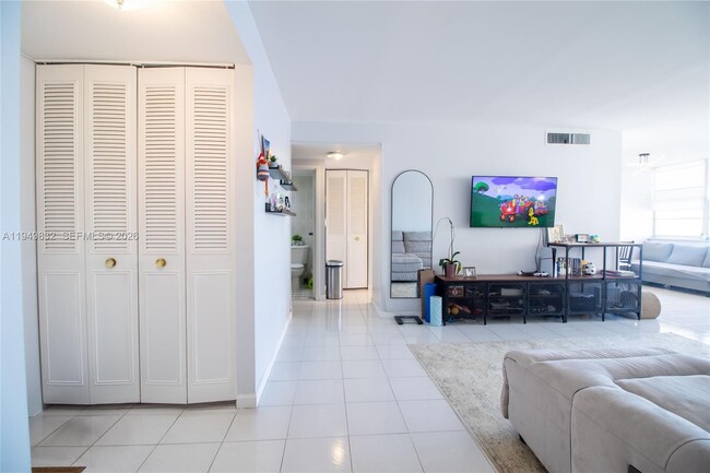 Building Photo - 250 174th St