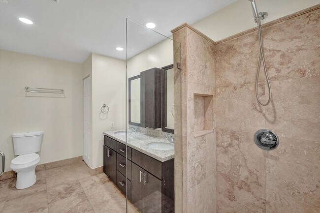 Building Photo - 949 Jade Ct