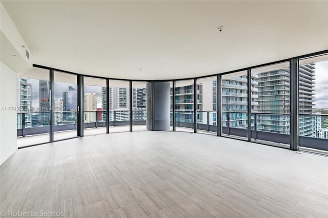 Living Area - 1000 Brickell Plz