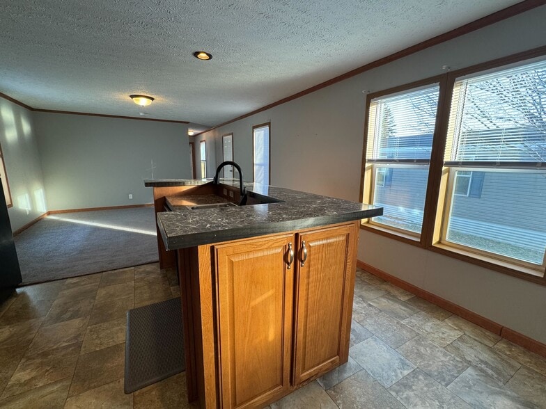 Building Photo - 2021 Lark Ln NW