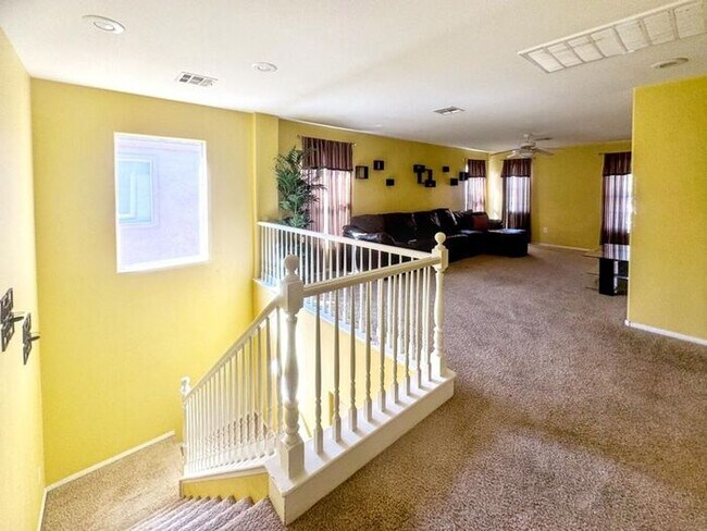 Building Photo - Welcome to your new home in North Las Vega...