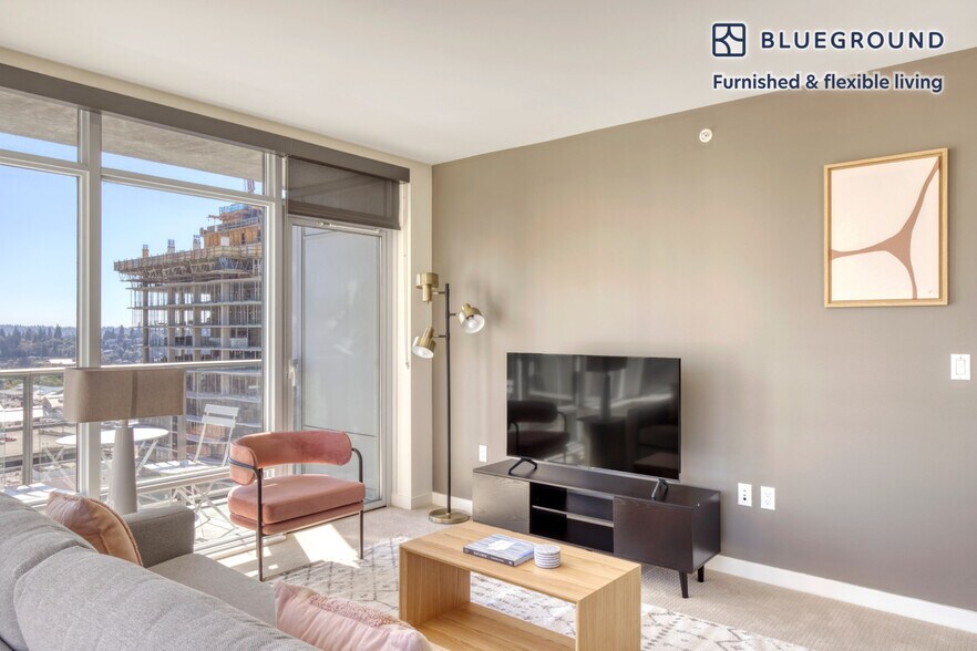 Building Photo - 10301 NE 10th St