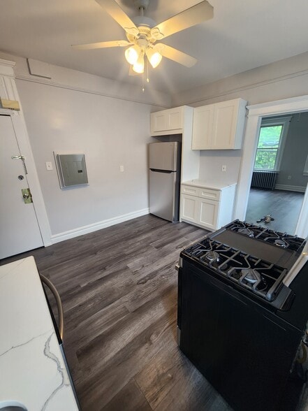 Building Photo - 7 Woodland Ave