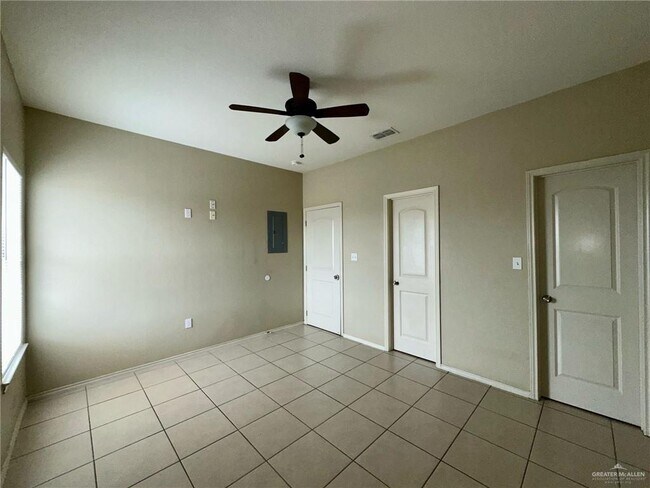 Building Photo - 17 Miroslava Ave