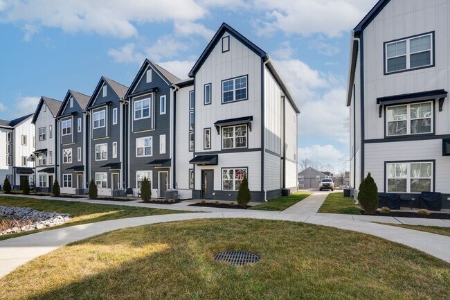 Building Photo - Madison new construction in gated community, pet friendly, 2 car garage