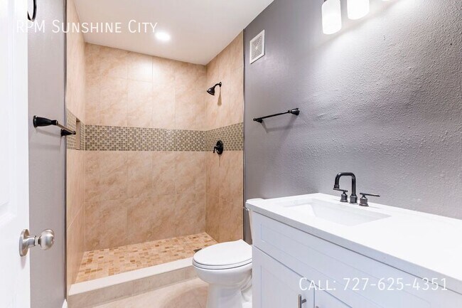 Building Photo - 2017 Ocean View Pl