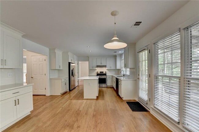 Building Photo - 6535 Ganton Dr