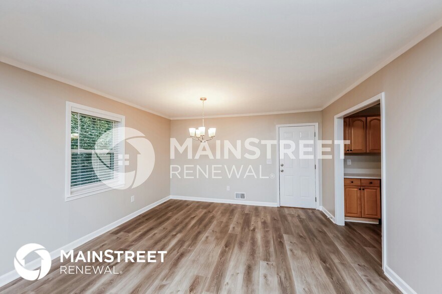 Building Photo - 6185 Hillpine Dr