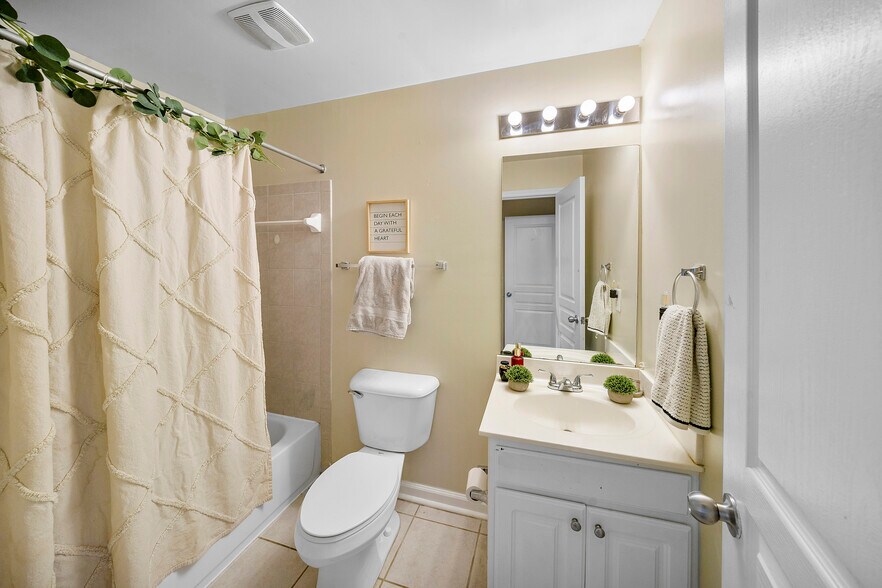 Building Photo - 3831 Cherokee Woods Way