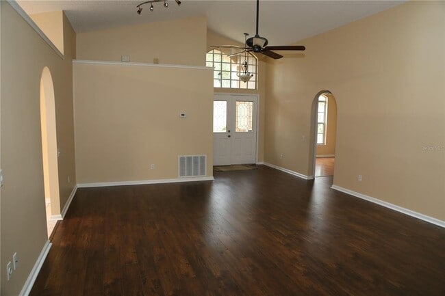 Building Photo - 119 N Weathersfield Ave