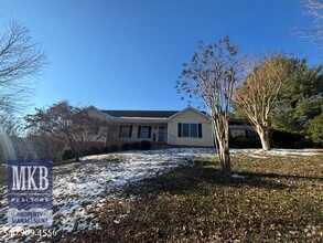 Building Photo - Lovely Ranch in South Roanoke