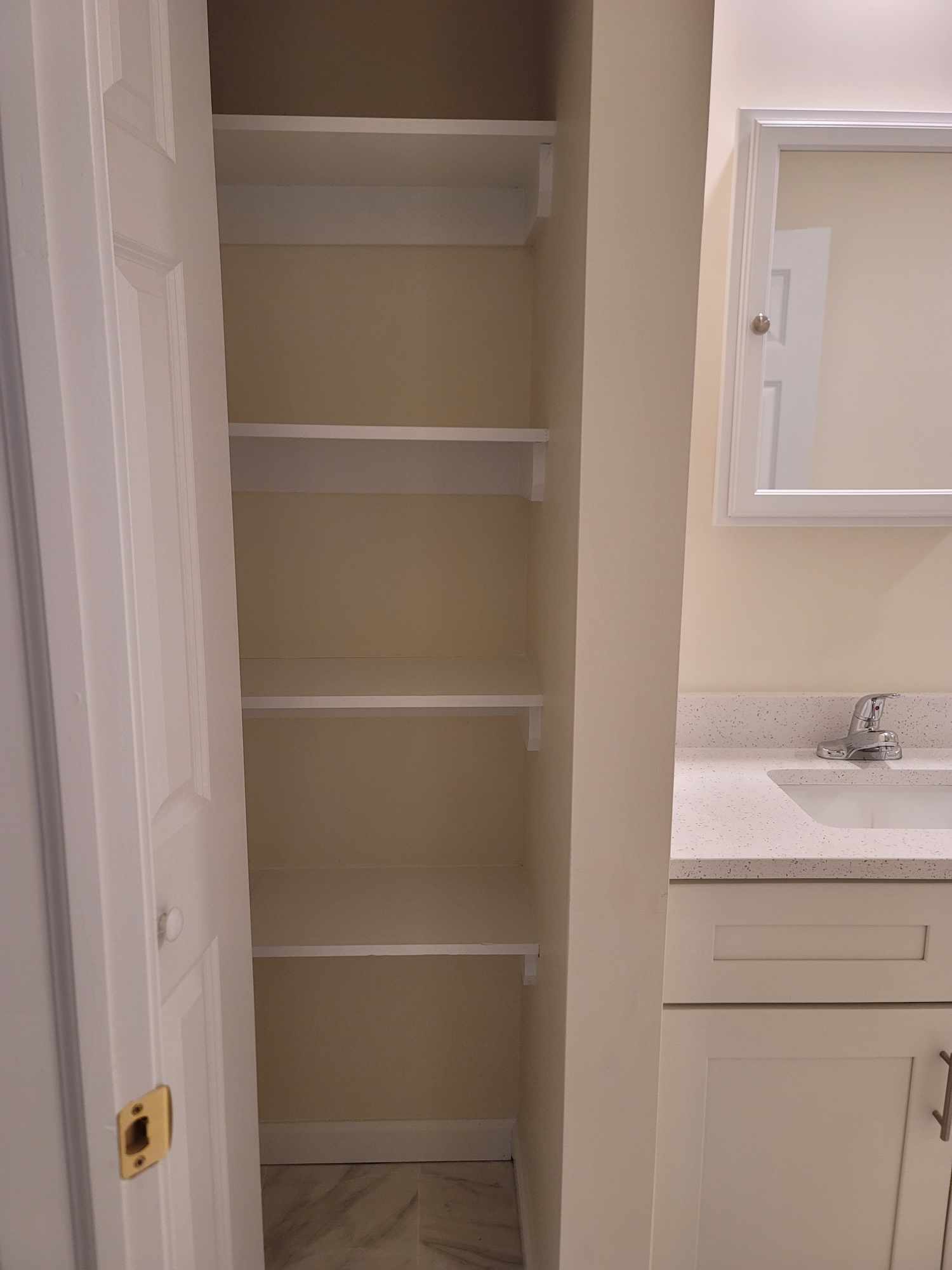 Building Photo - 27 Lear Ct