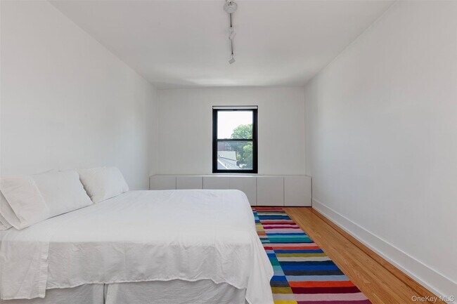 Building Photo - 76-66 Austin St