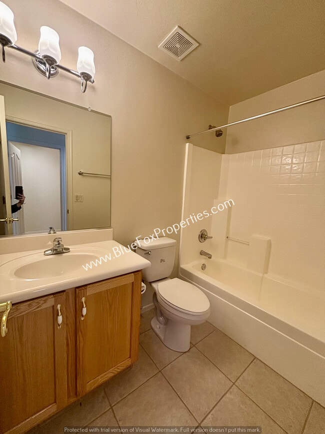 Building Photo - 10593 E Avalon Park St